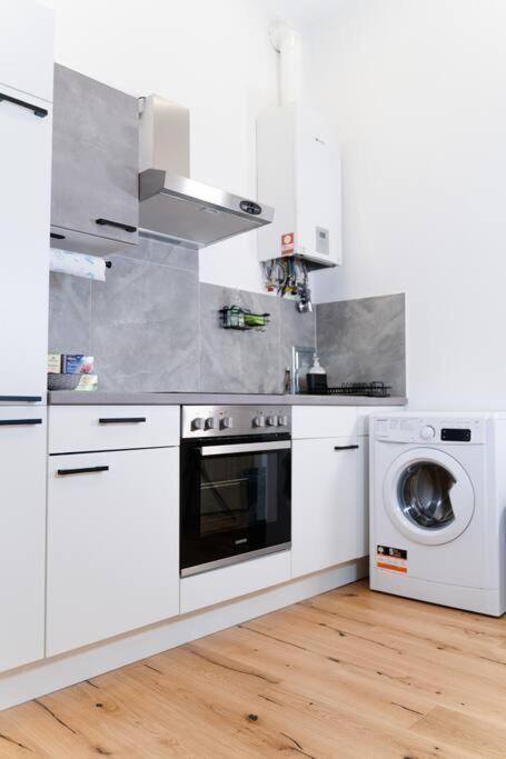 Ferienwohnung Zentrale & Ruhige 2 Zimmer - 42M² Wien Exterior foto